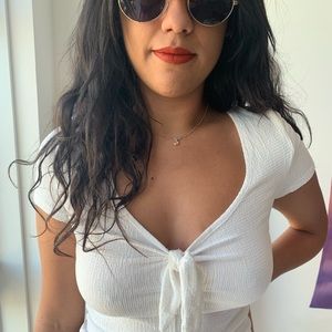 Love tree white knot shirt size small